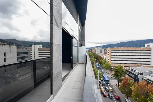 Oficina En Arriendo/venta En Chico Norte. Cod V1105030