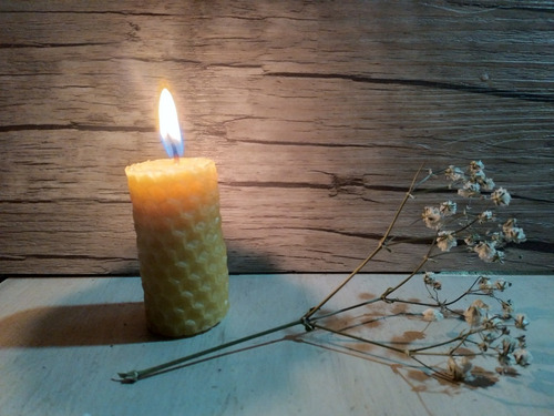 Imagen 2 de 3 de Pack 12 Unidades-velas De Miel (cera De Abejas) 10x2 Cm