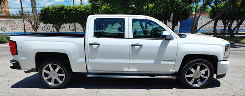 Chevrolet Silverado 5.4 2500 Doble Cabina Ls 4x2 At