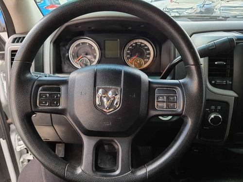 Imagen 7 de 13 de Ram Ram 2500 2016 2p 5.7 2500 Hemi Sport Reg Cab 4x4 V8