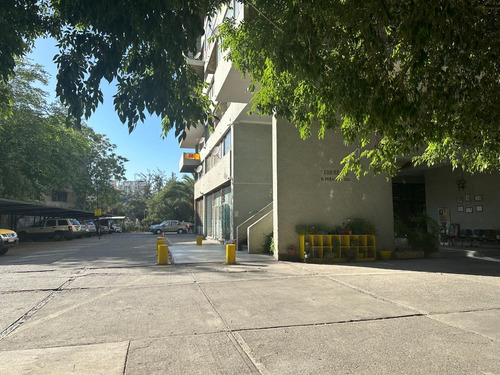 Local Comercial En Excelente Ubicación, Con Alta Seguridad