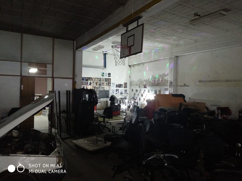Acuña De Figueroa Y Avda Libertador Predio De 1500 M2 Con Altura