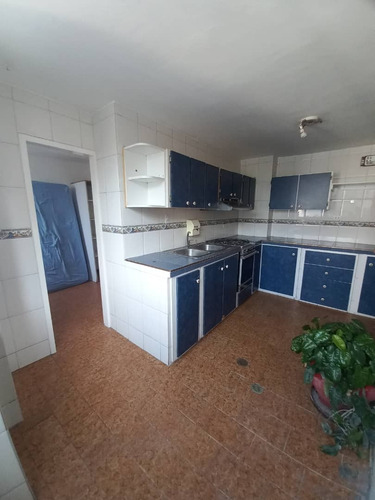 Venta Economico Apartamento Urb, Calicanto Maracay , Agua De Pozo , Piso Alto, Estado Aragua 022js