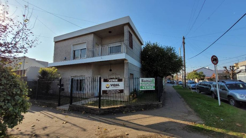 2 Casas En Terreno De Esquina Ideal Dos Grupos Familiares