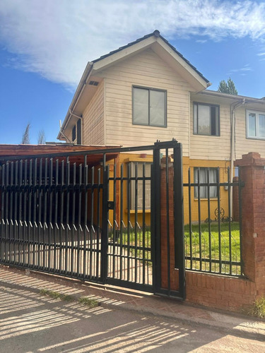 Casa En Conjunto Cerrado El Ombú (4d-3b) - Peñaflor
