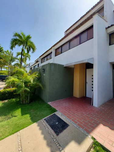Venta Townhouse Cayo De Agua