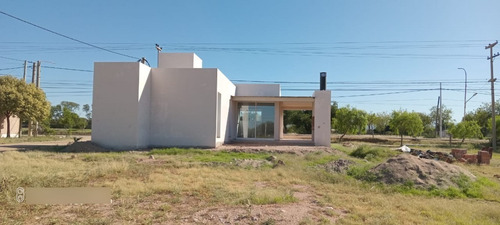 Casa Nueva A Estrenar 115 Mts2, Novedoso Diseño, En La Mejor Zona De San Pedro, Traslasierra, Apto Crédito Bancor, Bancon, Procrear, O Hipoteca Del Propietario, Vestidor En Suite, Lavadero, Cocheras..
