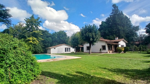 Alquiler Hermosa Casa Quinta Para Eventos Rodeada De Verde Y Flores