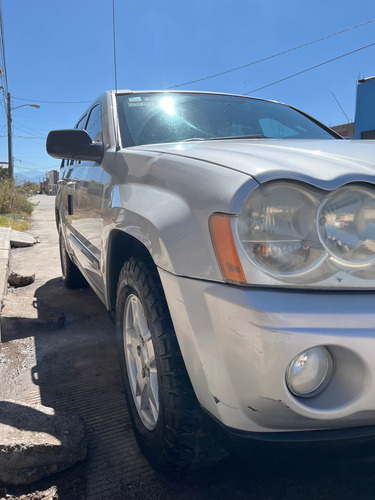 Jeep Grand Cherokee 3.7 Laredo V6 4x2 Mt