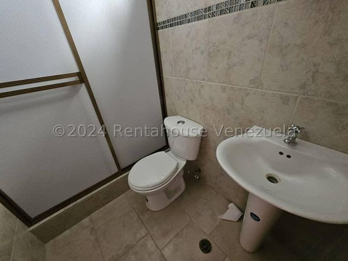 Gbf 25-15344 Turmero Centro Vendo Bella Casa Con Terreno Contácteme Ya.