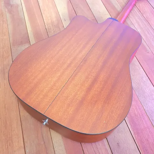 Takamine eg 320 deals