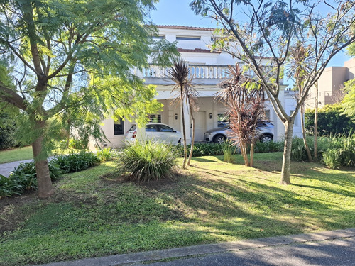 Casa. Venta . Buenos Aires Golf . Bella Vista .