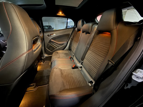 Mercedes-Benz Classe GLA 2.0 Sport Turbo 5p