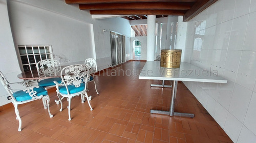 Ag. Casa Con Amplios Espacios Interiores Que Brindan La Oportunidad De Crear Un Hogar En Colinas De Bello Monte