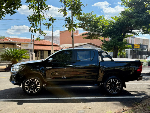 Toyota Hilux 2.7 Srv Cab. Dupla 4x2 Flex Aut. 4p