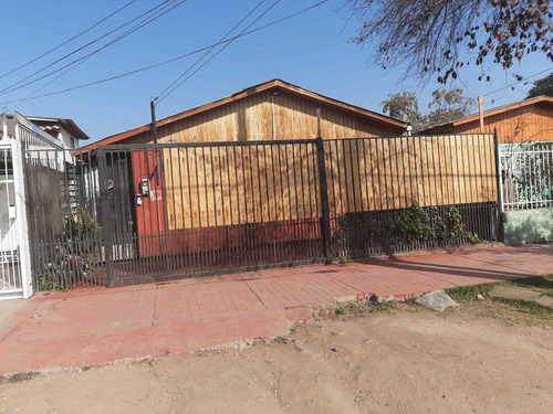 Imagen 2 de 9 de Casa Con Potencial Comercial Sargento Menadier/s. Allende