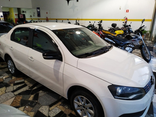 Volkswagen Voyage 1.0 Seleção Tec Total Flex 4p 2014