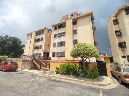 Se Vende Amplio Y Hermoso Apartamento En Urb. Base Aragua, 011jsc