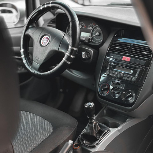 Fiat Linea 1.8 16v Lx Flex 4p