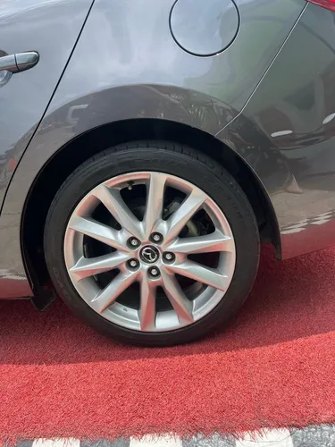 Mazda 3 GRAND TOURING 2.0 MT