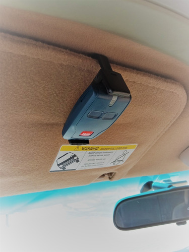 Imagen 2 de 5 de Soporte Para Control Remoto Portón Eléctrico Uso En Vehículo