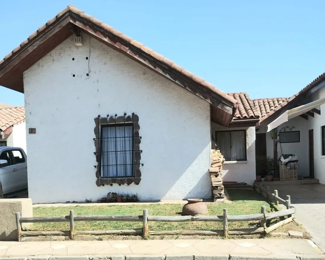 Imagen 3 de 24 de Casa En Venta En Condominio 4 Dormitorios En Limache Viejo