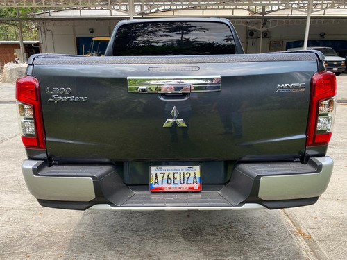 Imagen 5 de 11 de Mitsubishi L-200 Diésel