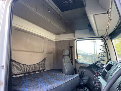 Imagem 10 de 15 de Vw 25-390 Consteletion Ano 2013 Bitruck 8x2 Bau 9,50 Mts
