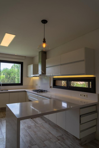 Imagen 7 de 22 de Divina Casa En Barrio Carmel !