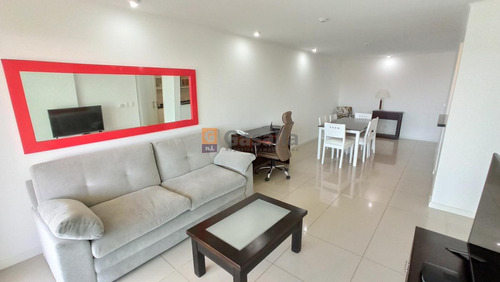 Apartamento En Playa Brava- Punta Del Este. Ref. 3943