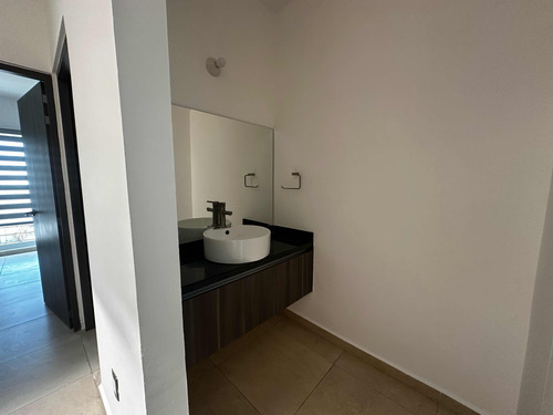 Venta Céntrica Con 5 R Y 4 B Roof Garden Y Alberca