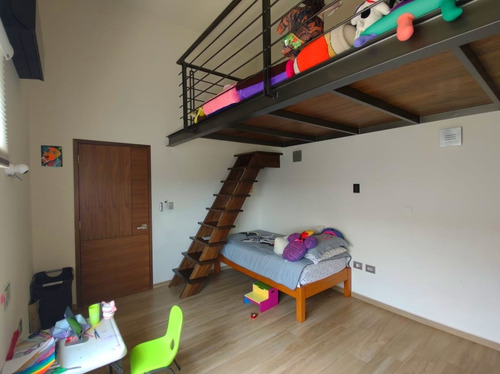 Imagen 4 de 14 de Casa Inteligente En Venta El Campanario Con Sala De Cine