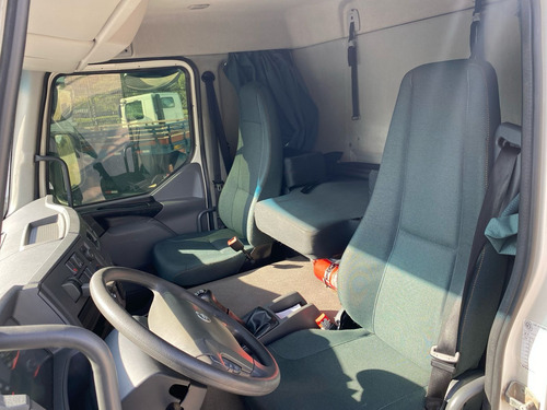 Volvo Vm 270 Cabine Leito Ano 2022 Sider 8 Metros 14 Paletes