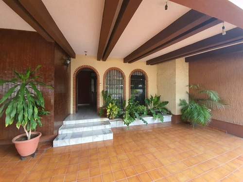 Imagen 1 de 17 de Casa En Venta En Colonia Centro De Culiacán