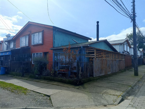 Casa En Venta De 4 Dorm. En Frutillar
