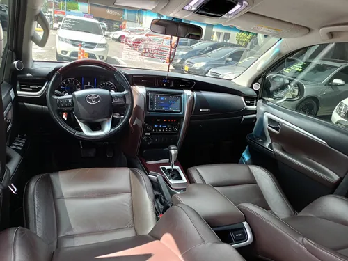 Toyota Fortuner 2.8 SRV