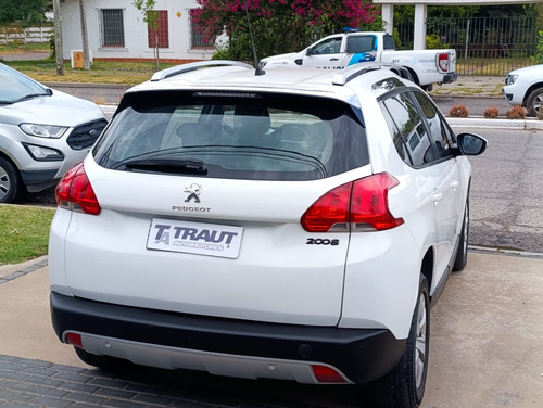 Peugeot 2008 1.6 Allure