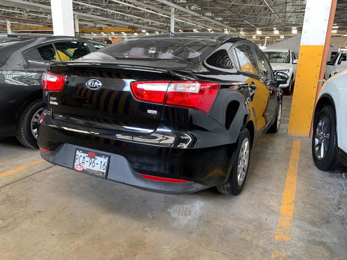 Imagen 5 de 13 de Kia Rio 1.6 Lx Sedan Std 6 Vel Ac 2017