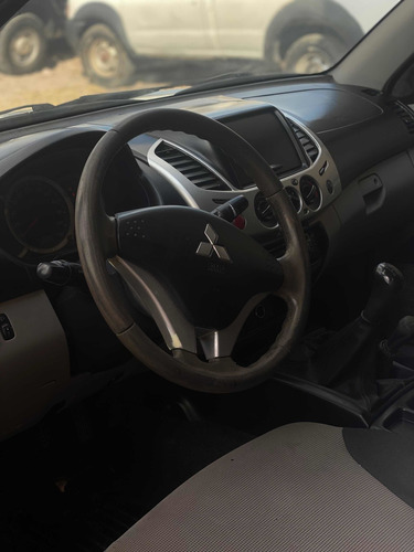 Imagen 8 de 8 de Mitsubishi L200 2012 2.5 Di-d Cabina Doble 4x4 Mt