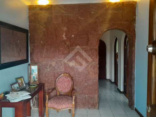 Casa En Venta De 4d Y 3b En Sector Valencia, Quilpué