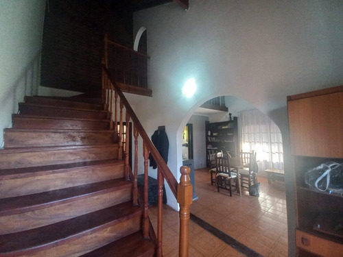Casa Completa Y Céntrica En Venta, General Las Heras