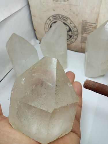 0025 Se Vende Puntas De Cuarzo Cristal Tamaño Grande