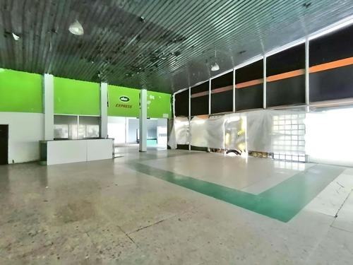Bodega O Local Comercial En Renta Céntrica Con Dos Frentes En Prol. Corregidora Sur, Querétaro.