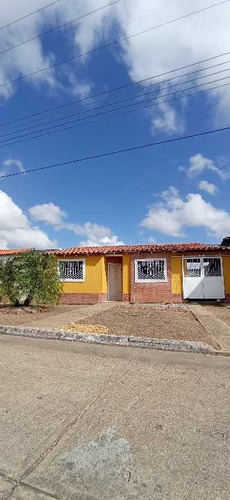 Imagen 2 de 17 de Se Vende Casa Urb Los Samanes