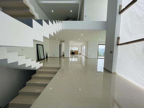 Imagen 9 de 30 de Casa Estilo Minimalista En Venta, Fincas De Sayavedra. Atiza
