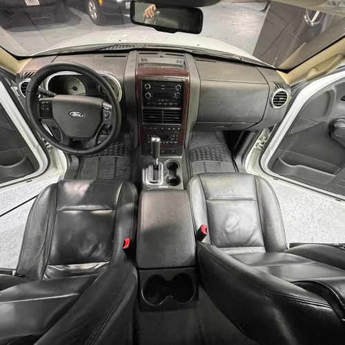 Ford Explorer Limited 2010