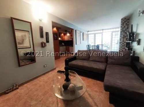 Imagen 2 de 10 de Townhouse En Venta 23-4001