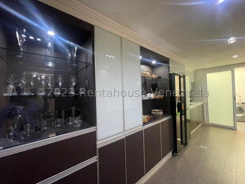 Townhouse En Venta Con Muy Buenos Acabados, Pisos De Marmol, Cocina Empotrada Ym Tope De Cuarzo, Pared Decorada En Coralina. San Diego
