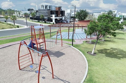Imagen 3 de 5 de Casa De 4 Hab. (1 En Planta Baja) En Lomas De Juriquilla
