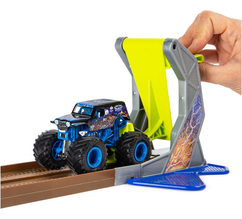 Monster Jam, Champ Ramp Freestyle Playset Con Exclusivo Cami